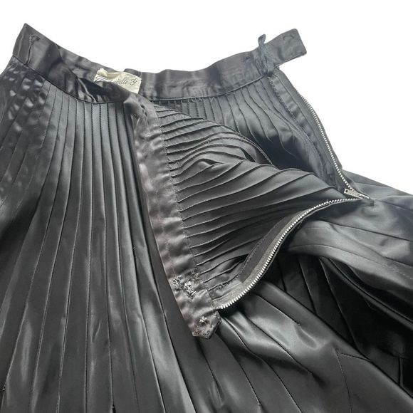 GORGEOUS VINTAGE BLACK CIRCLE SKIRT WITH DIAMOND PATTERN size 27in waist - Picture 4 of 11